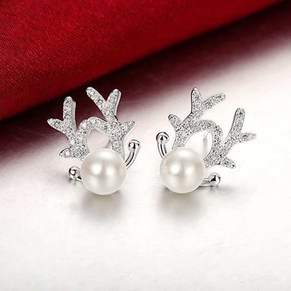 Pearl and Rhinetone Reindeer Studs Silver tone - Picture 2 of 3